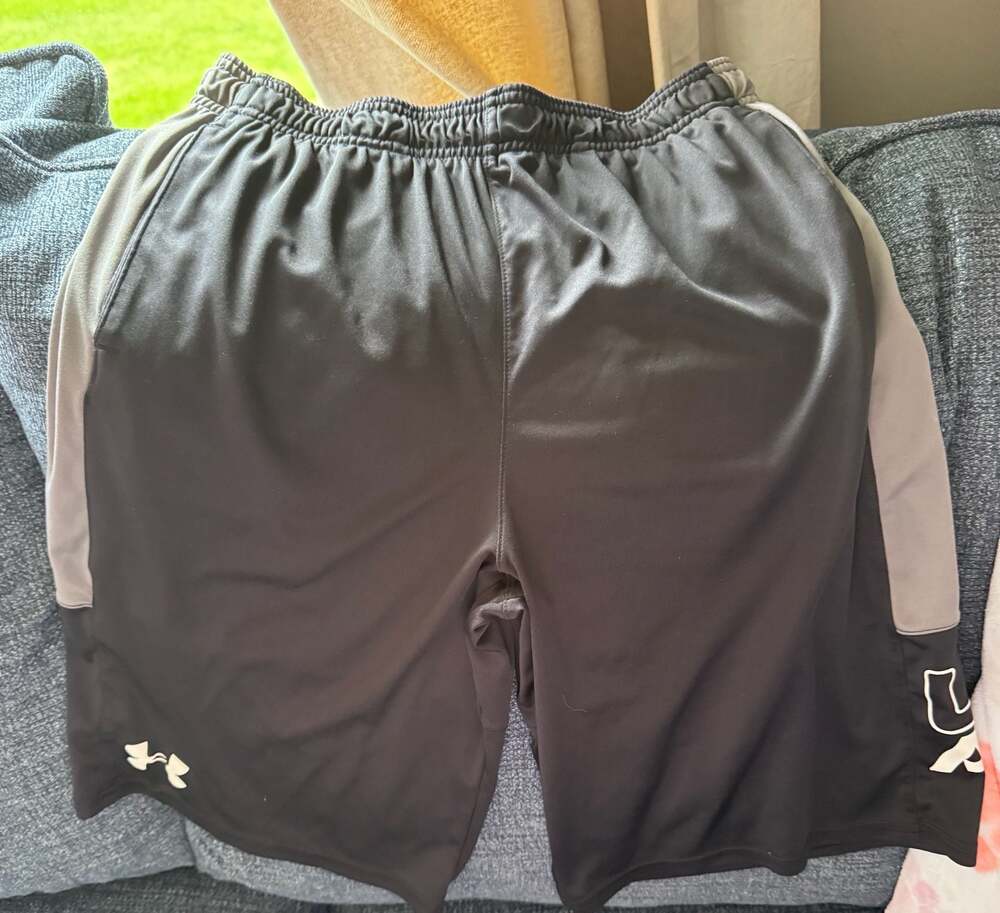 Under Armour Boys Prototype 2.0 Logo Shorts Black Grey Youth Large